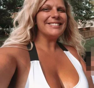 19183211_1femaleteachersexuallyassaulted10studentsshowedthemherstripperpoleandsextoys1_webp_webpa366a36bd8d6bc83babd4d5a63a09c66